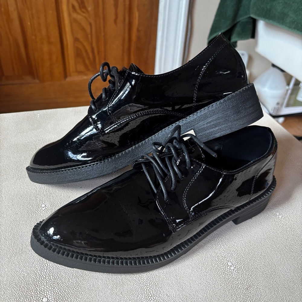 SHEIN Ladies’ Tuxedo Shoes